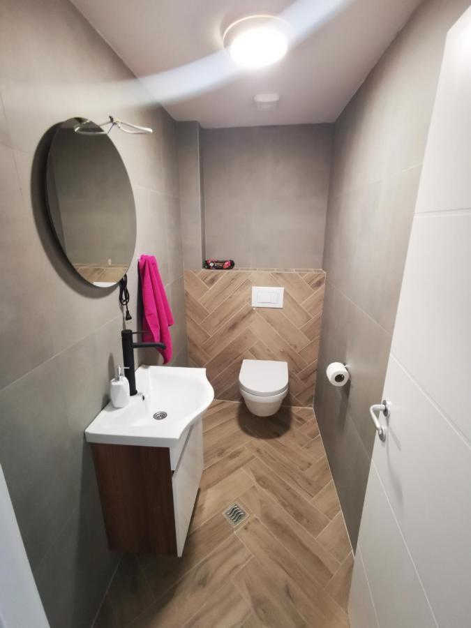 Riviera Apartments Ni Eksteriør bilde