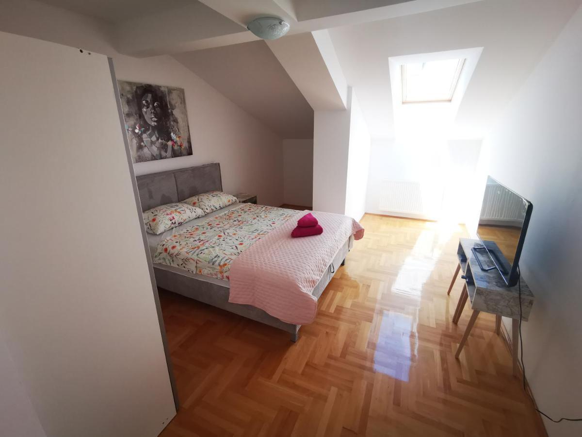 Riviera Apartments Ni Eksteriør bilde
